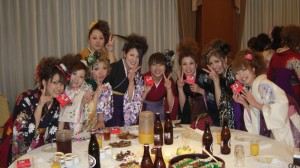 卒業式後の謝恩会での写真です。