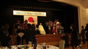 2009-08-10-23-46-20_00083 ビューティーで学んだ技術をステージで披露。