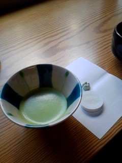 p2011_0215_161634 お抹茶も久しぶり。なごむ~
