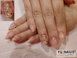 ベースはお肌に近い色で