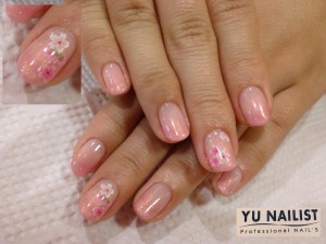 ゴールドパール入りのピンクで少し和テイスト