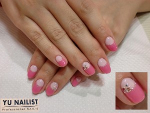 ストーンがキラリ