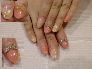 細かいラメ入り