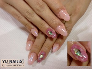 e3839ee383bce38396e383ab オーバルストーンが目を引きます